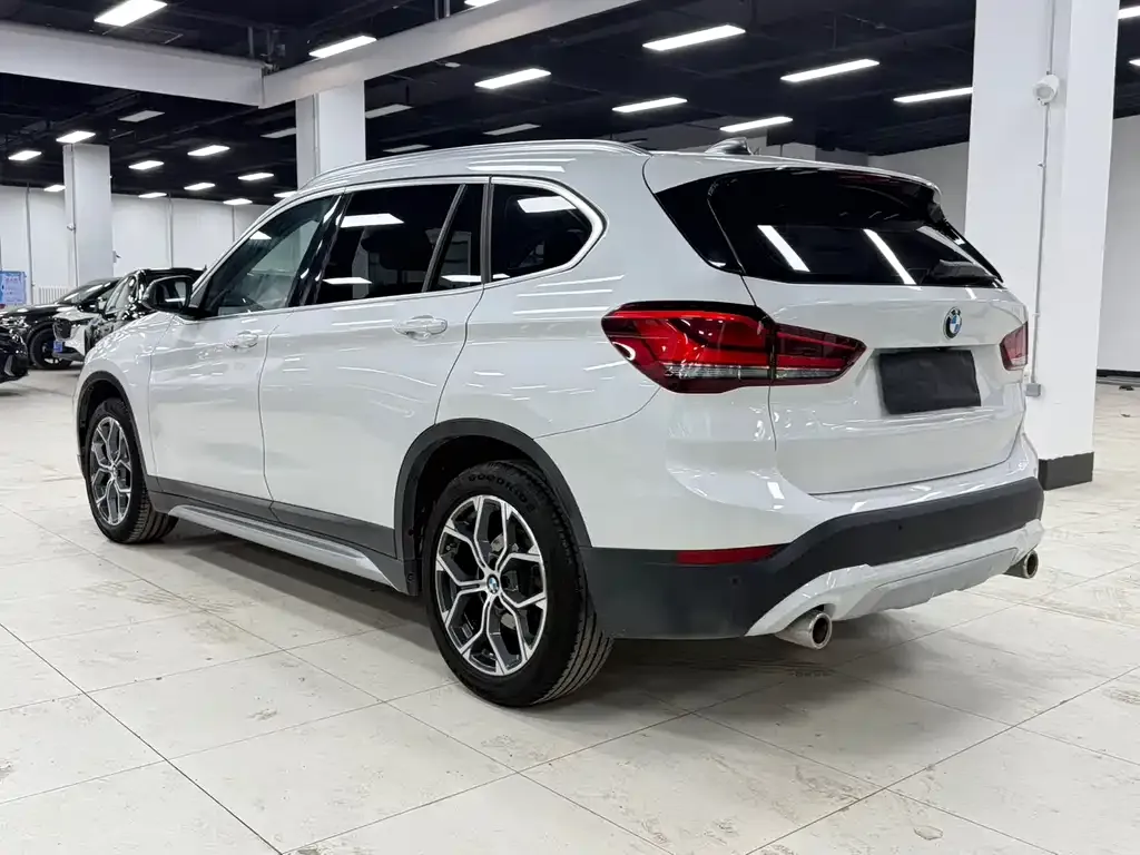BMW X1 — фото 5
