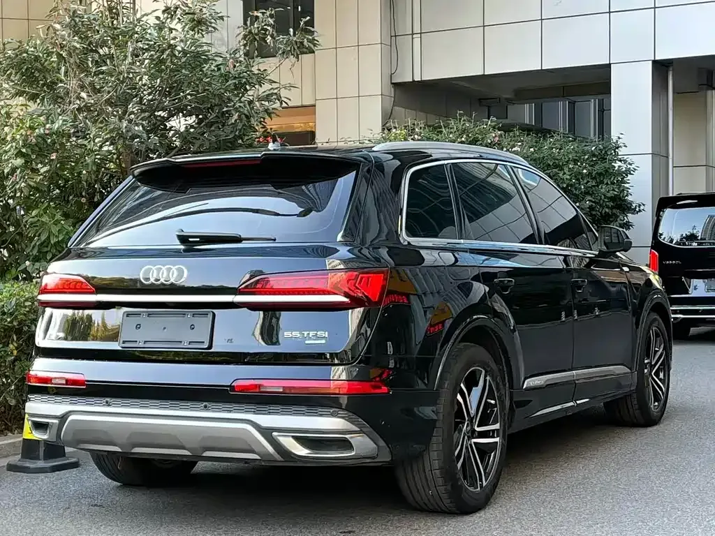 Audi Q7 — фото 4