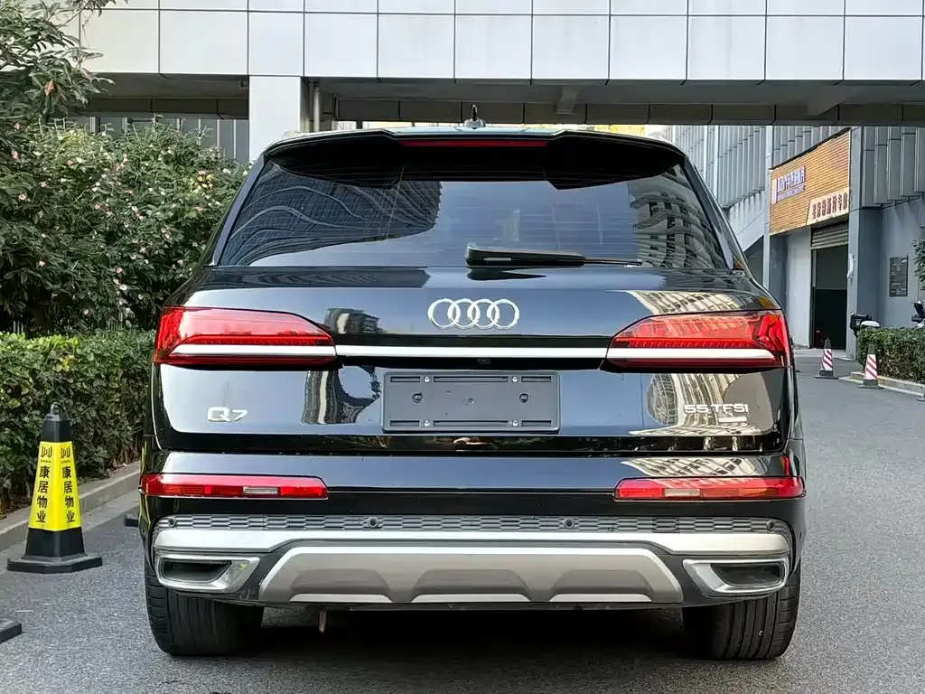 Audi Q7 — фото 7