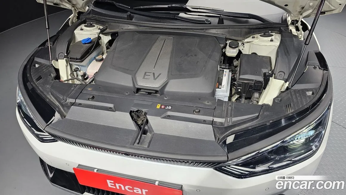 Kia EV6 — фото 8
