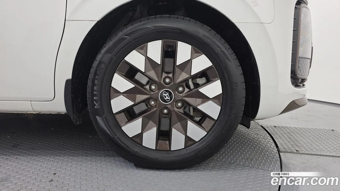 Hyundai Staria — фото 3