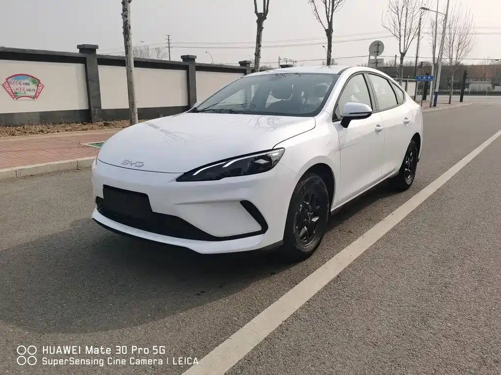 BYD Seal 05 DM-i — фото 1