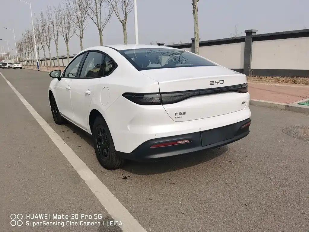 BYD Seal 05 DM-i — фото 9