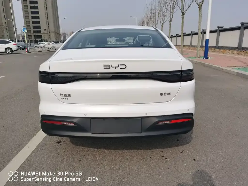 BYD Seal 05 DM-i — фото 3
