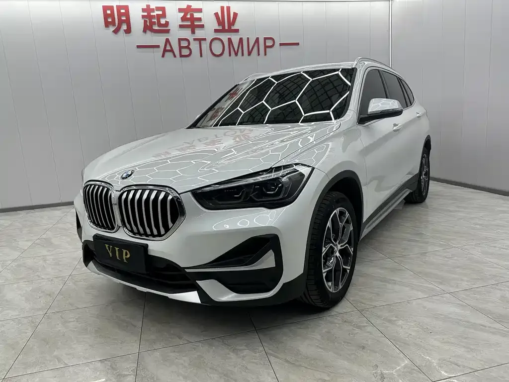 BMW X1 — фото 1