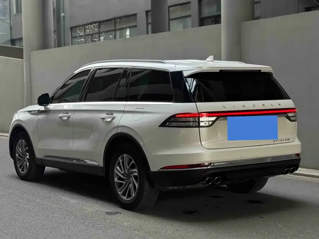 Lincoln Aviator — фото 8