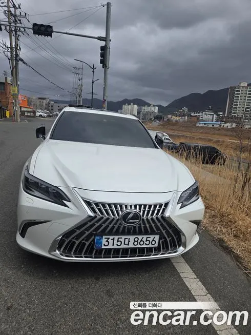 Lexus ES — фото 1