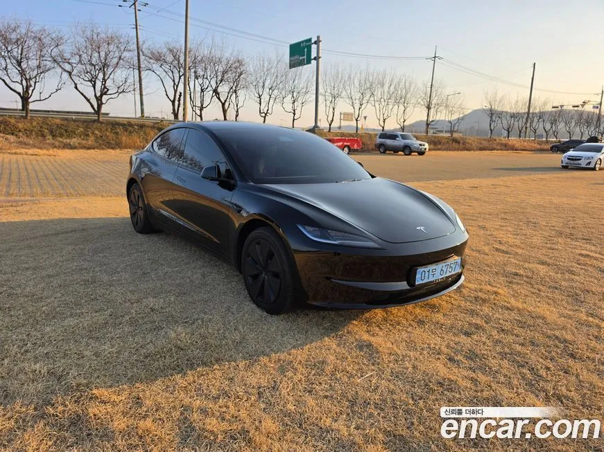 Tesla Model 3 — фото 1