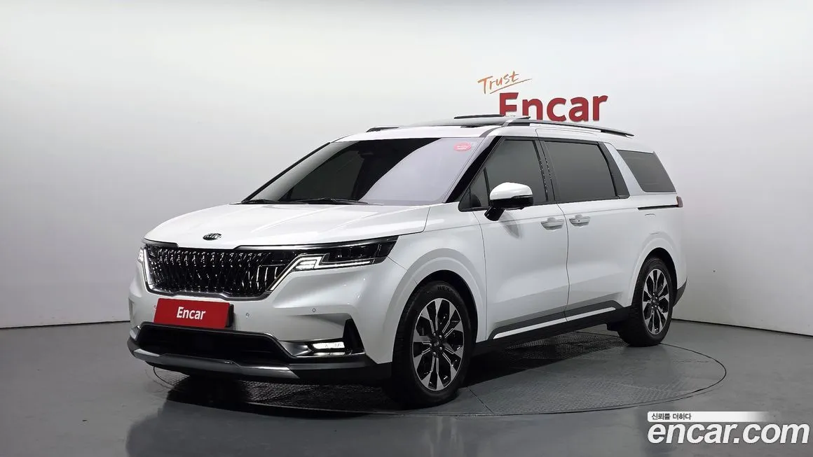 Kia Carnival — фото 1