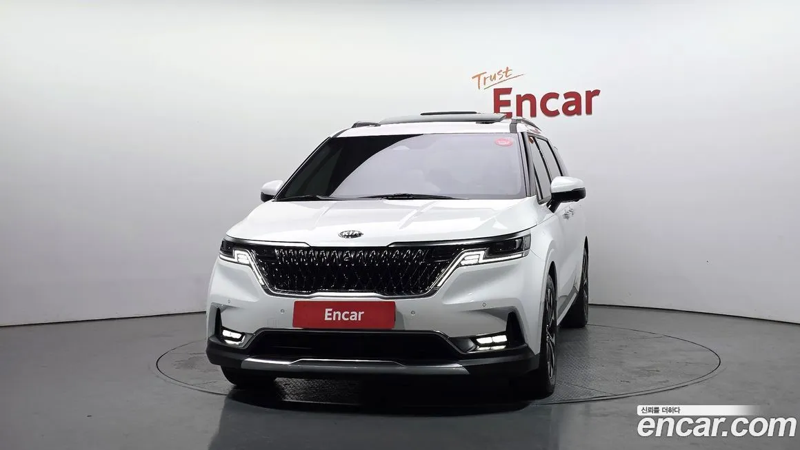 Kia Carnival — фото 10