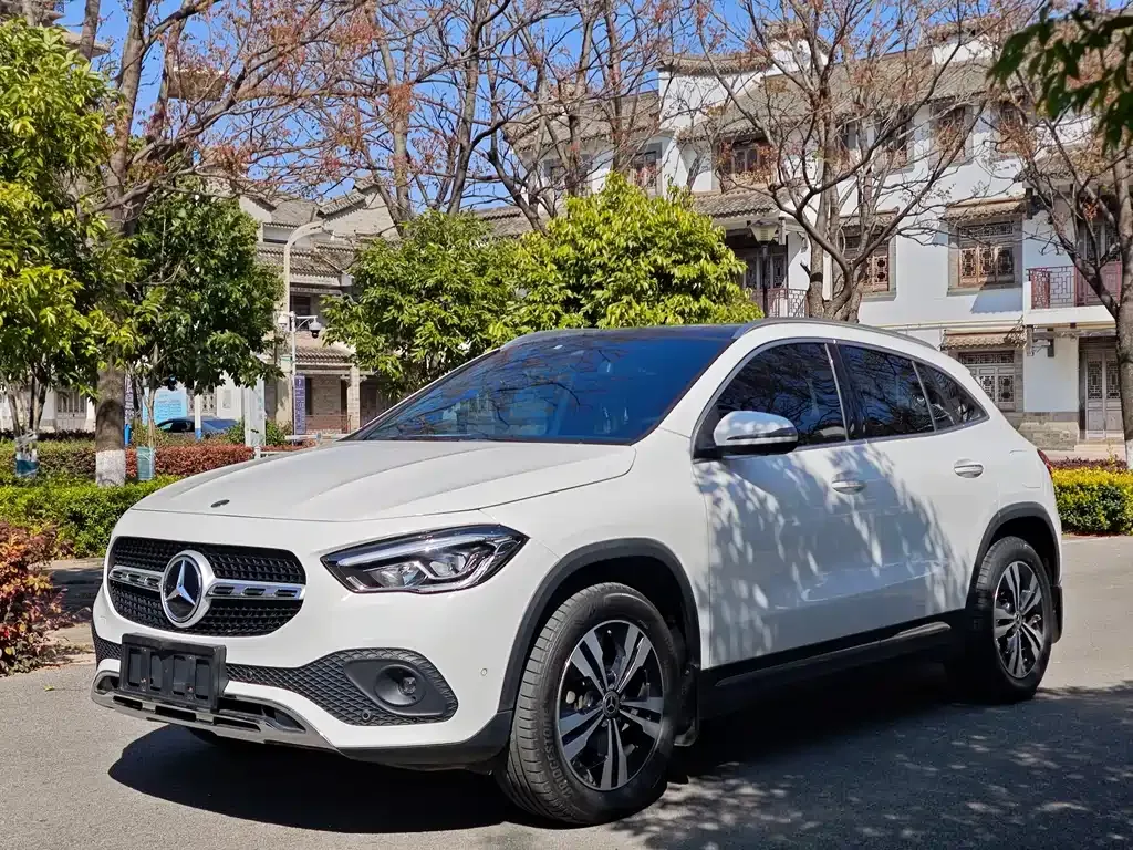 Mercedes-Benz GLA — фото 1