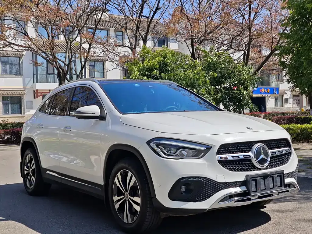 Mercedes-Benz GLA — фото 8