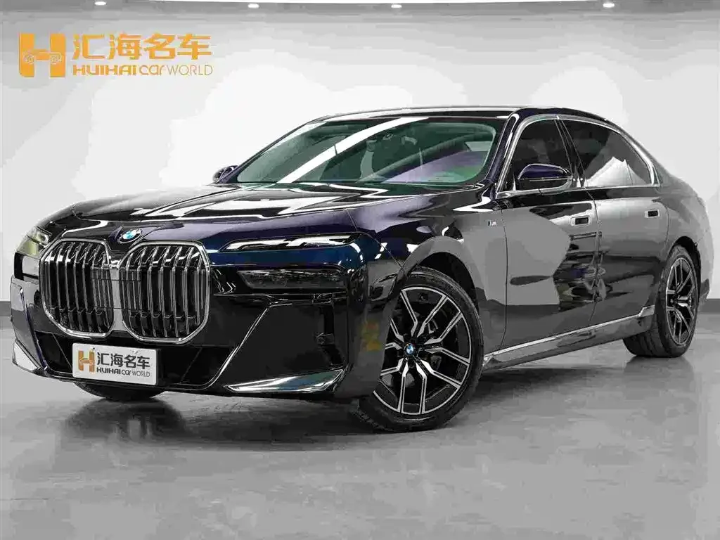 BMW 7 Series — фото 1