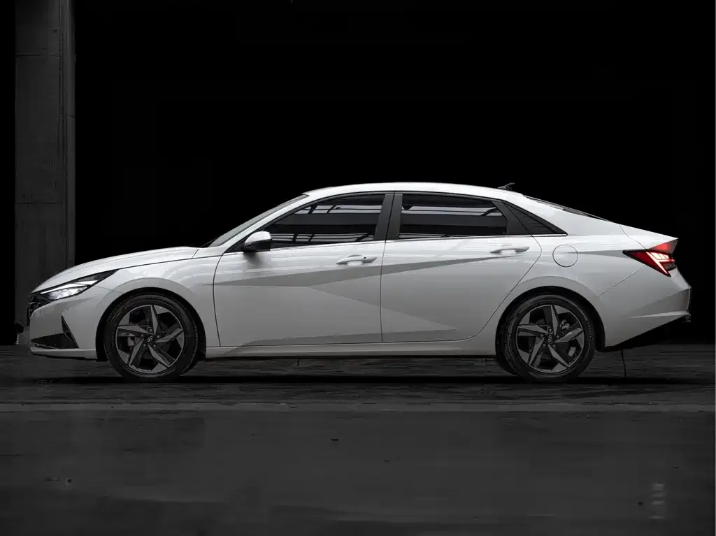 Hyundai Elantra — фото 6