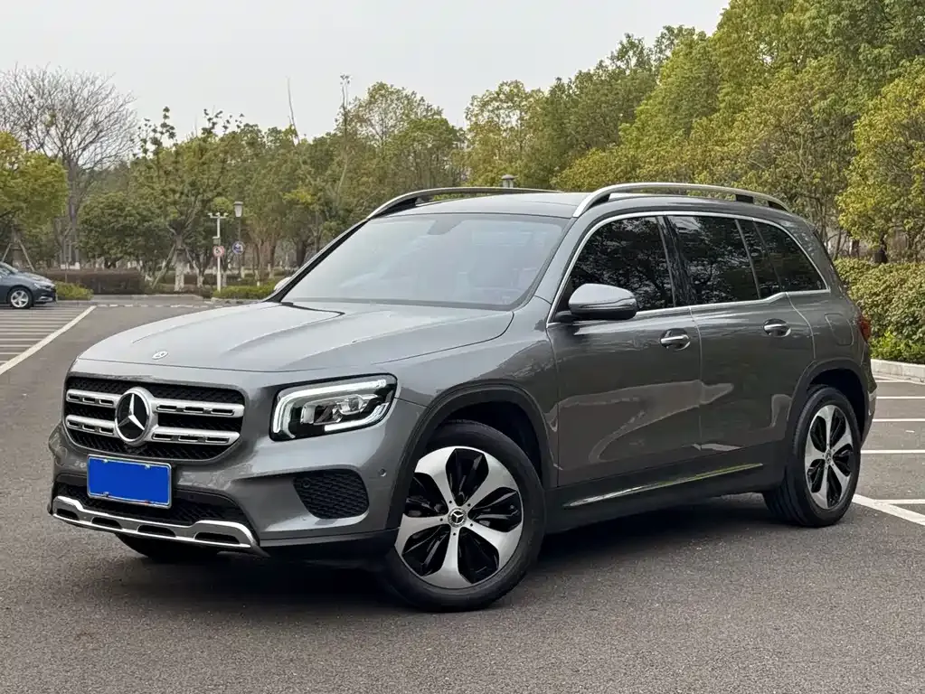 Mercedes-Benz GLB — фото 1