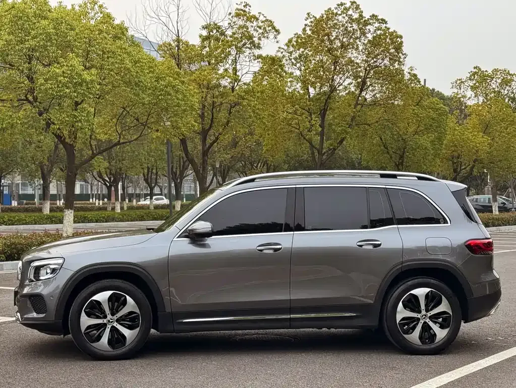 Mercedes-Benz GLB — фото 2