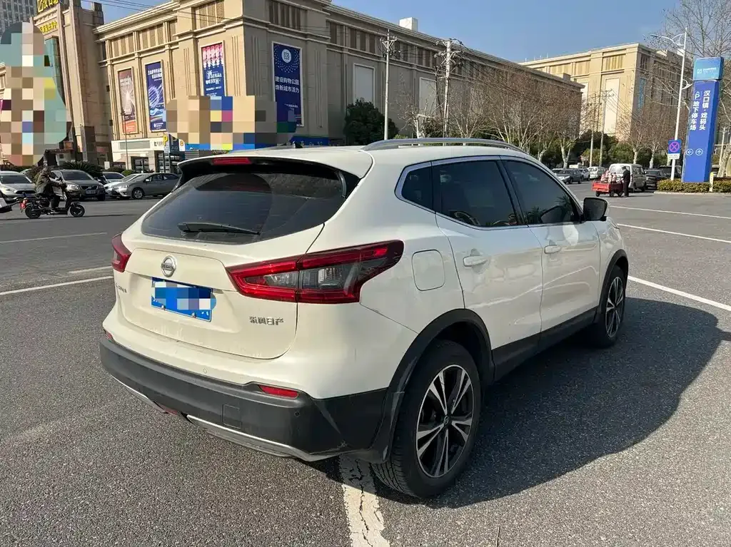 Nissan Qashqai — фото 9