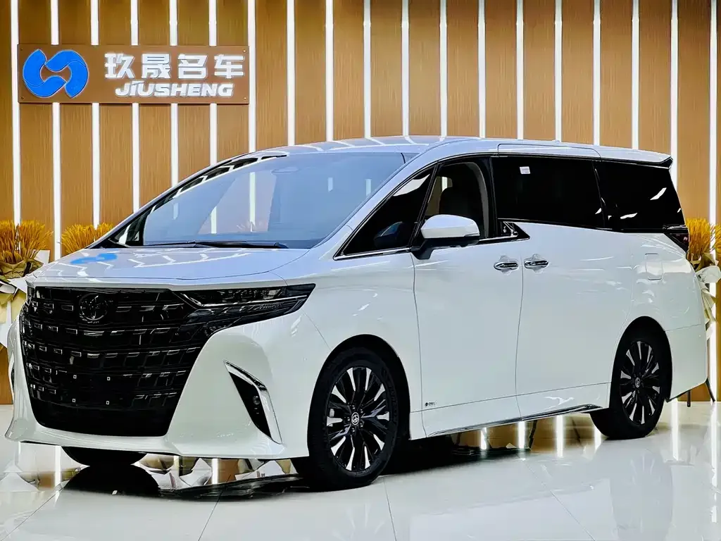 Toyota Alphard — фото 1