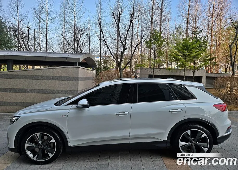 Audi Q4 e-tron — фото 10