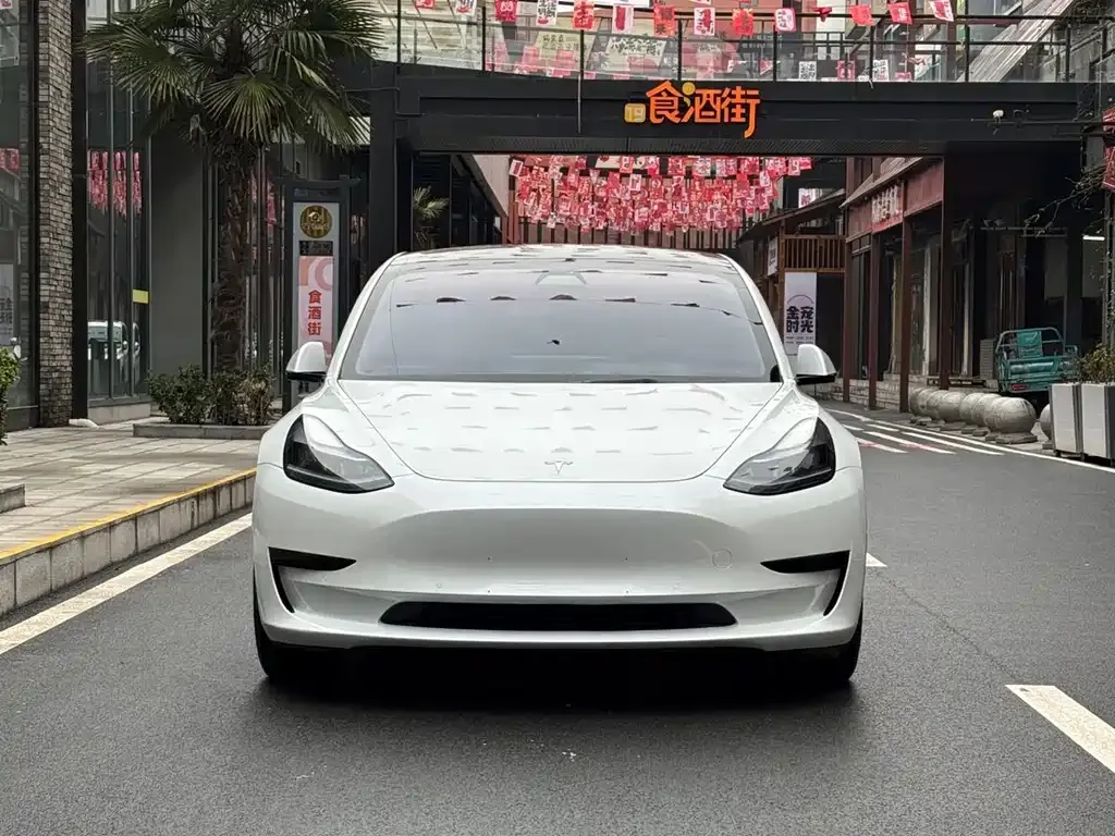 Tesla Model 3 — фото 5