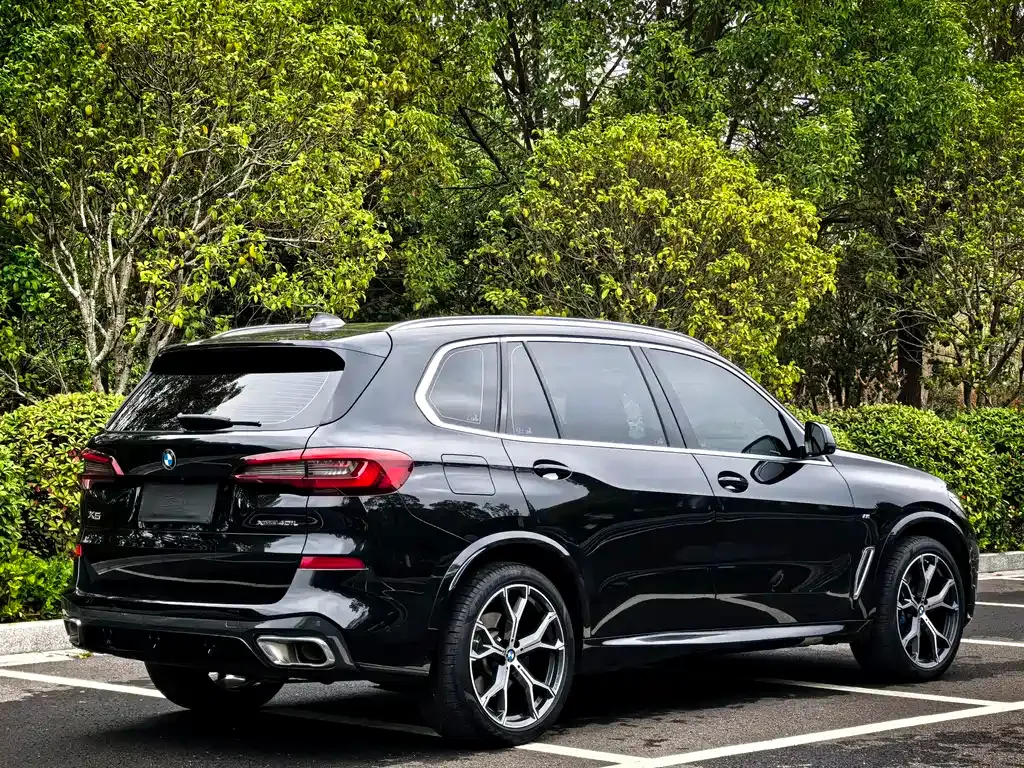 BMW X5 — фото 9
