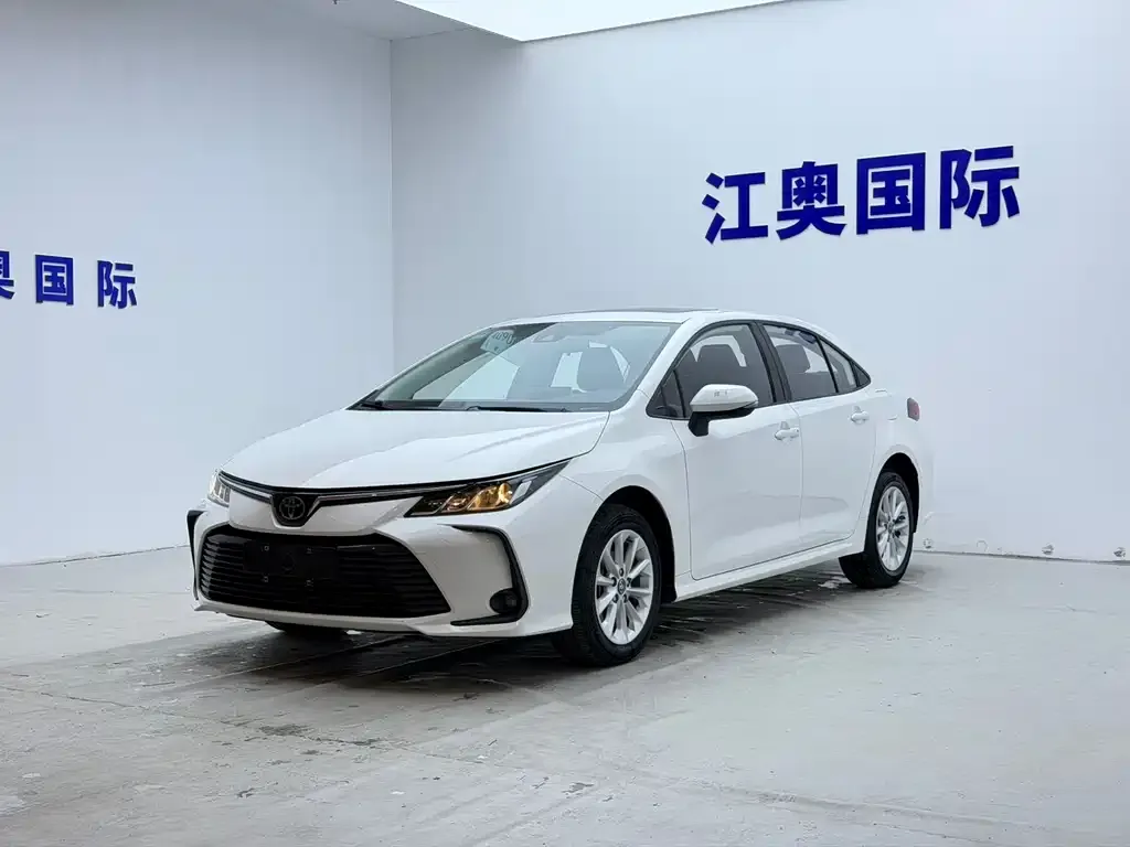 Toyota Corolla — фото 1