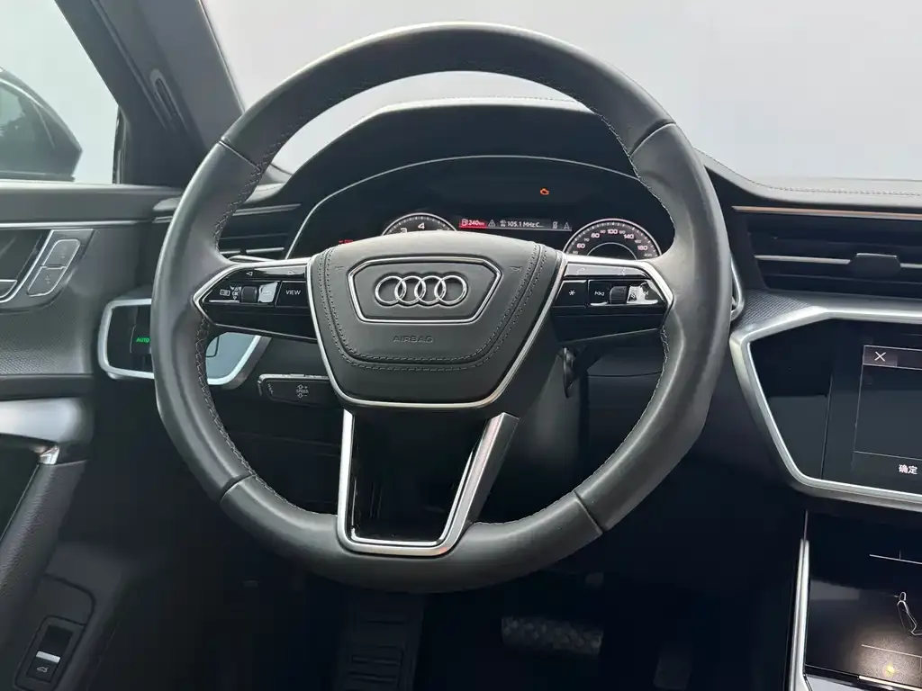 Audi A6L — фото 8