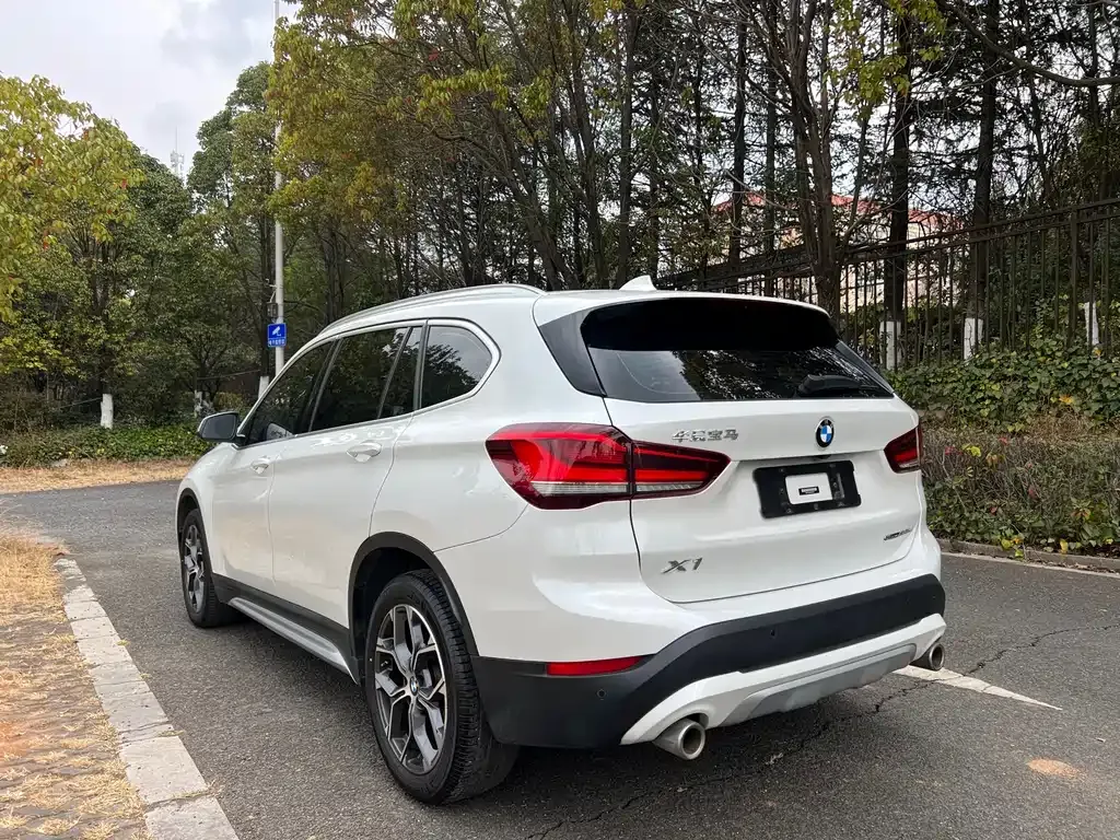 BMW X1 — фото 9
