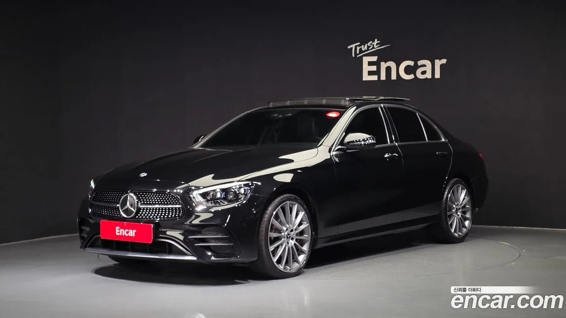 Mercedes-Benz E-Class — фото 1