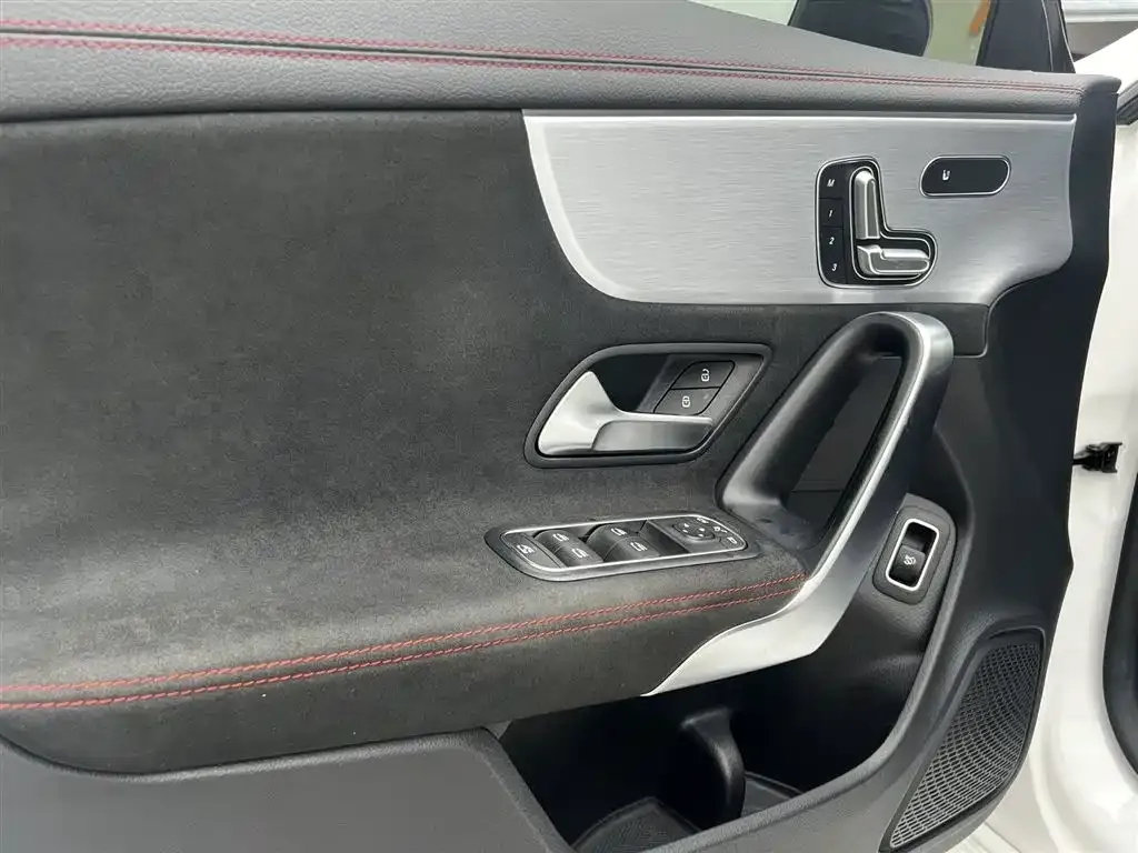 Mercedes-Benz CLA (Import) — фото 6
