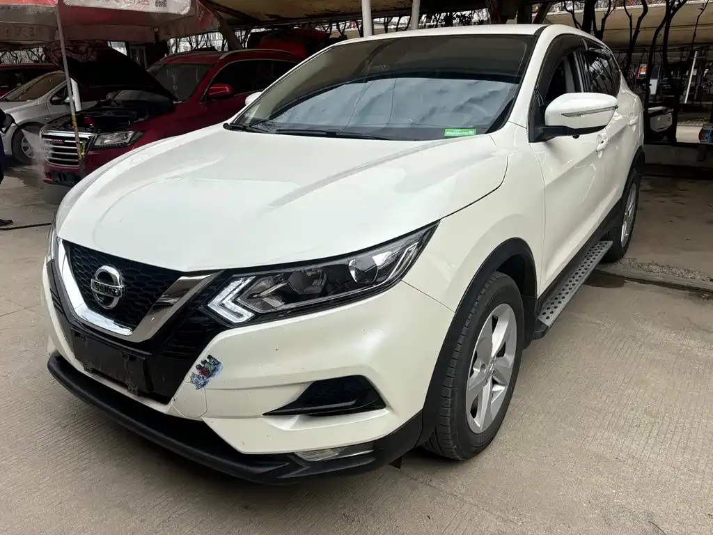 Nissan Qashqai — фото 1