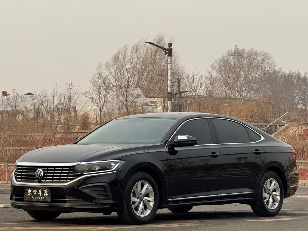 Volkswagen Passat — фото 1