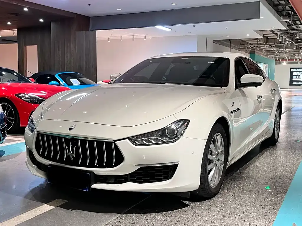Maserati Ghibli — фото 1