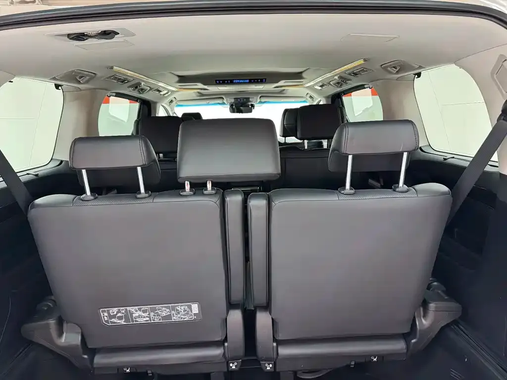 Toyota Vellfire — фото 4