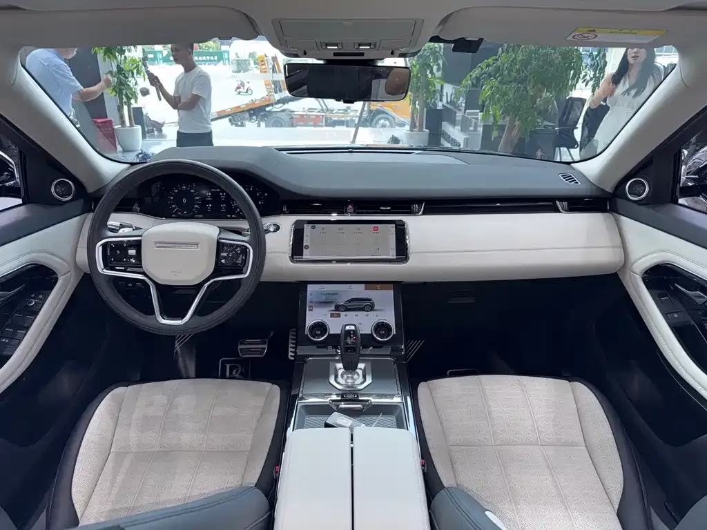 Land Rover Evoque — фото 10