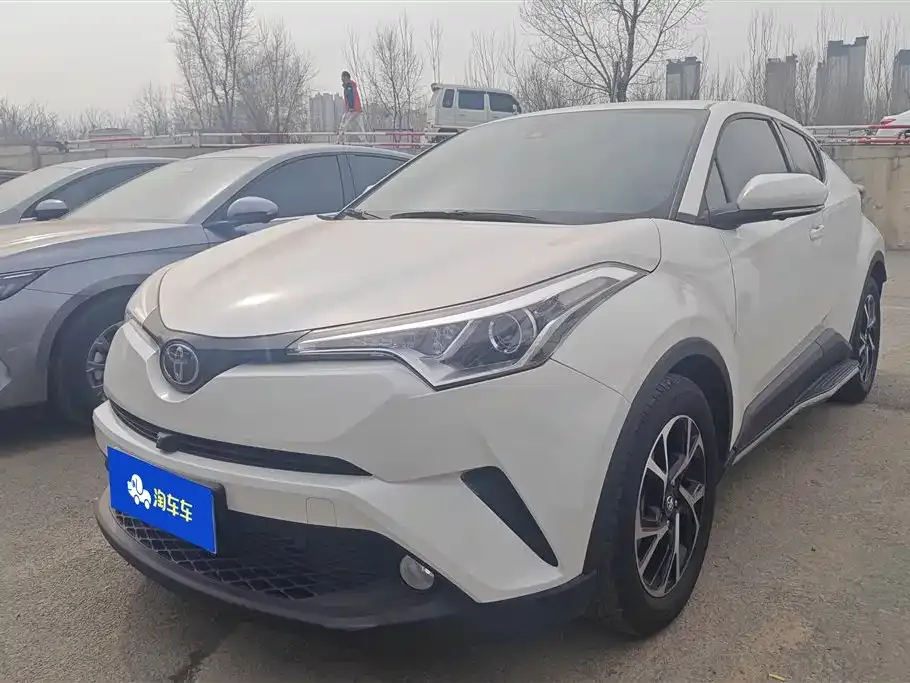 Toyota C-HR — фото 1