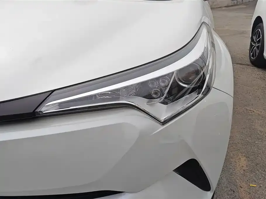 Toyota C-HR — фото 5
