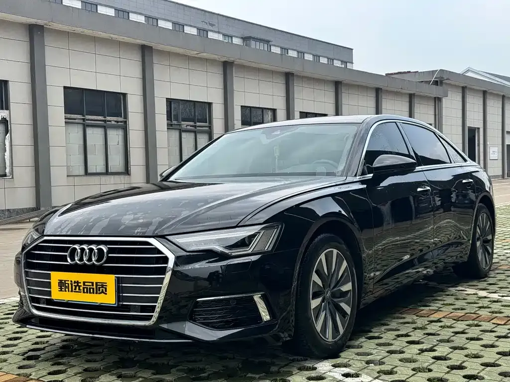 Audi A6L — фото 1