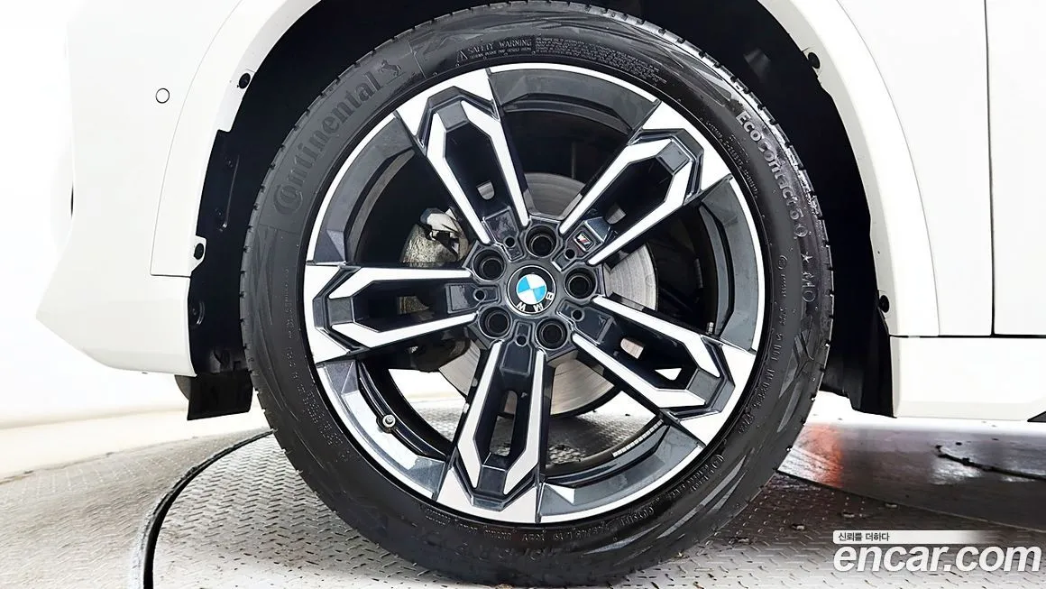 BMW X1 — фото 9