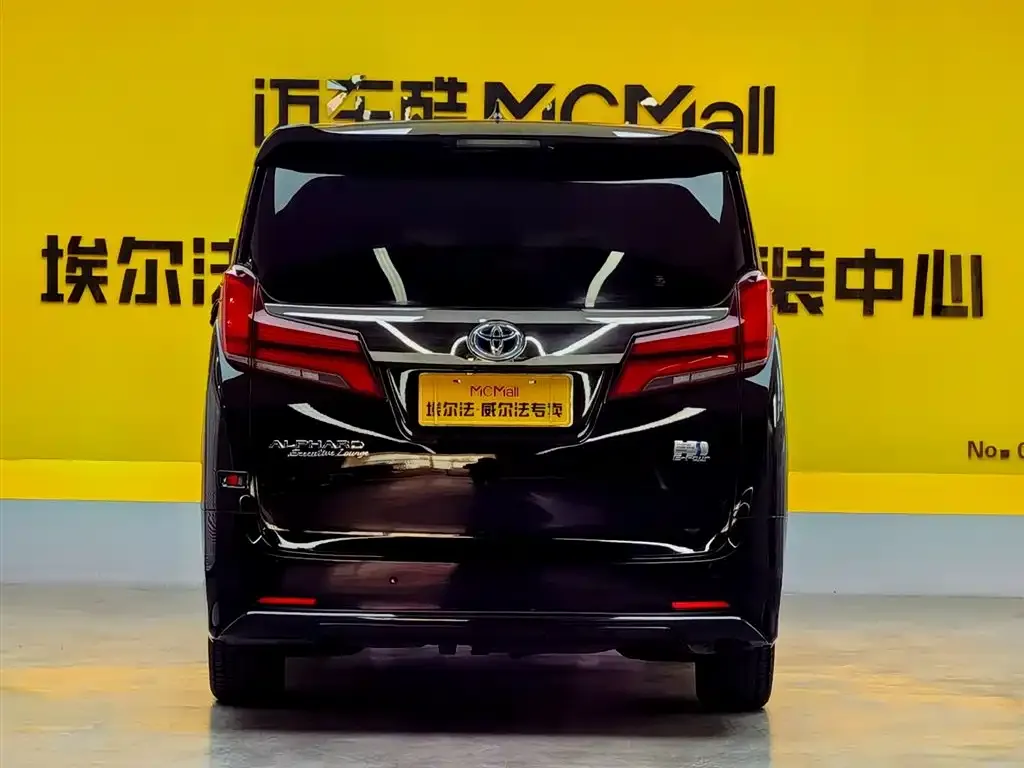 Toyota Alphard — фото 3
