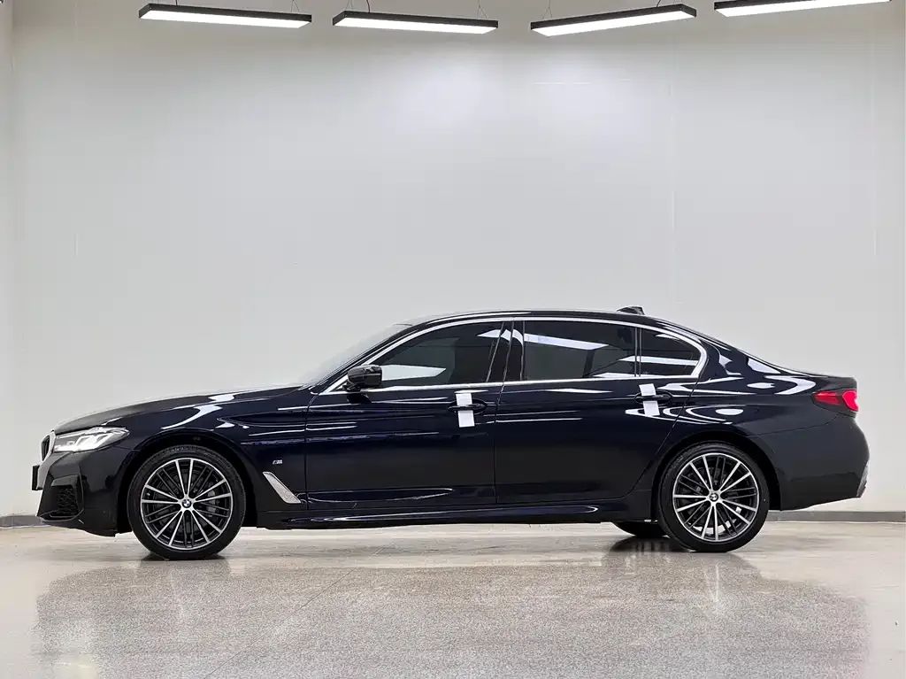 BMW 5 Series — фото 4