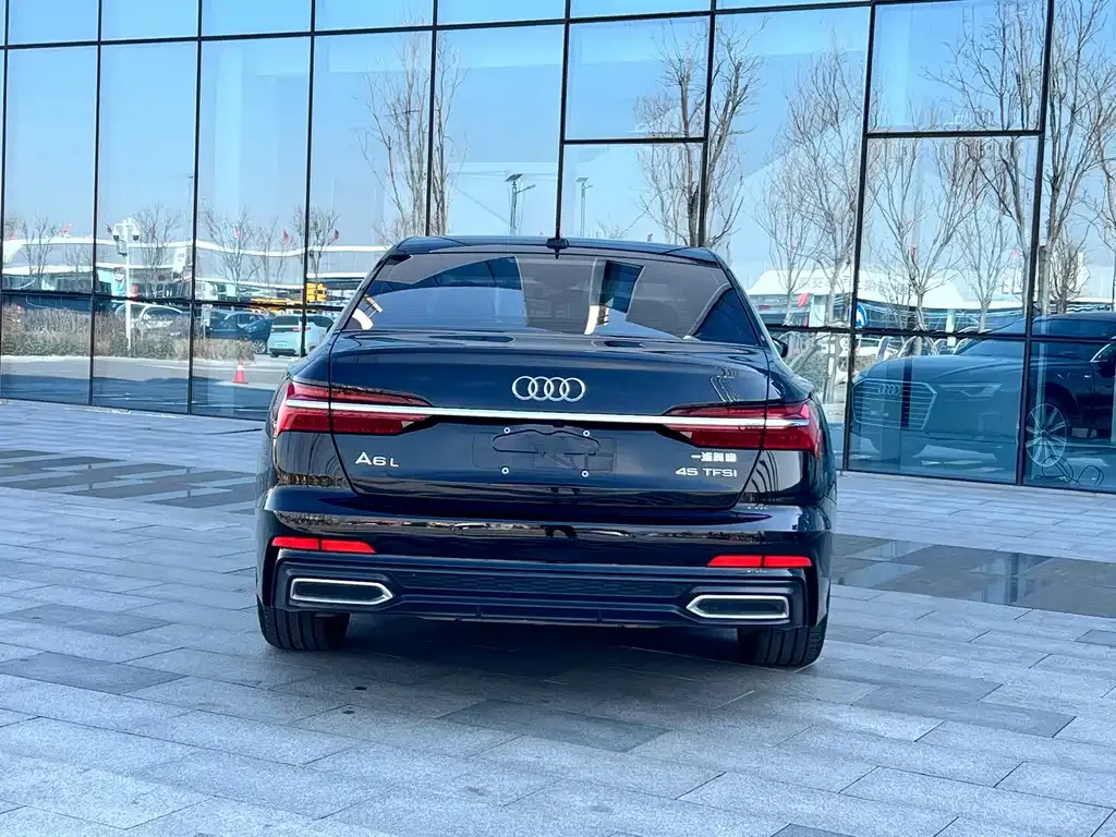 Audi A6L — фото 8