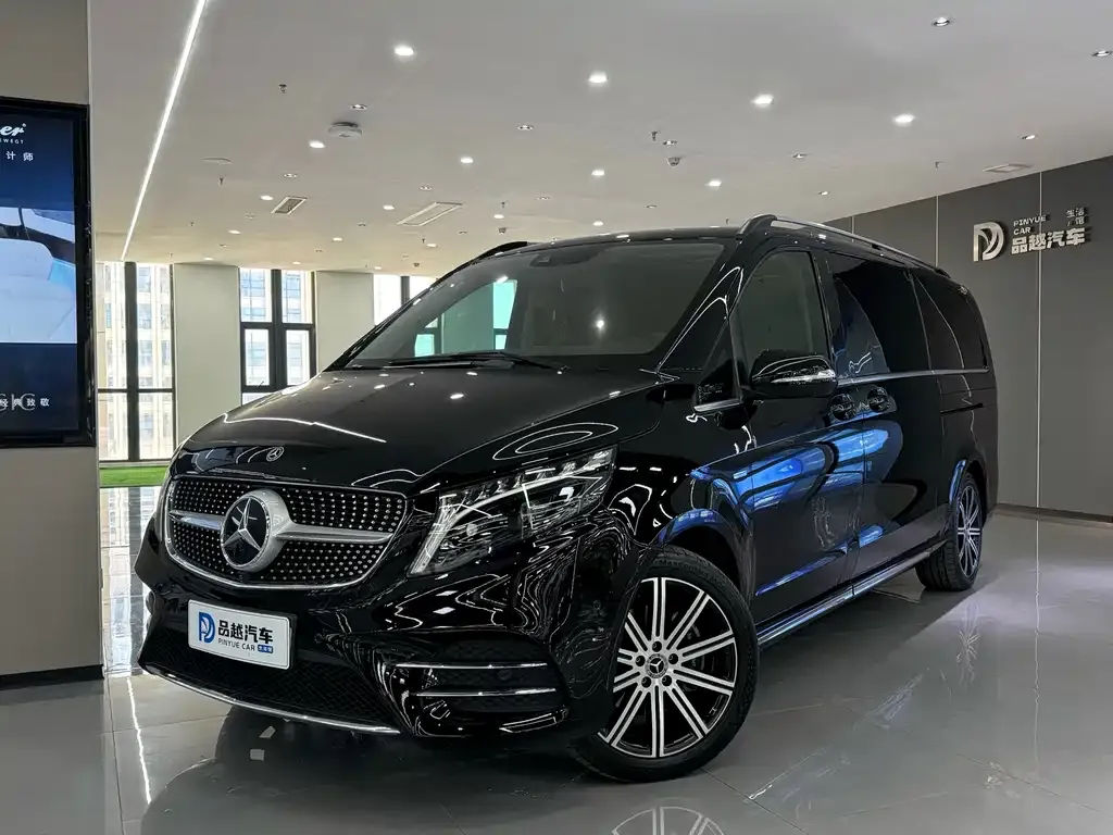 Mercedes-Benz V-Class — фото 1