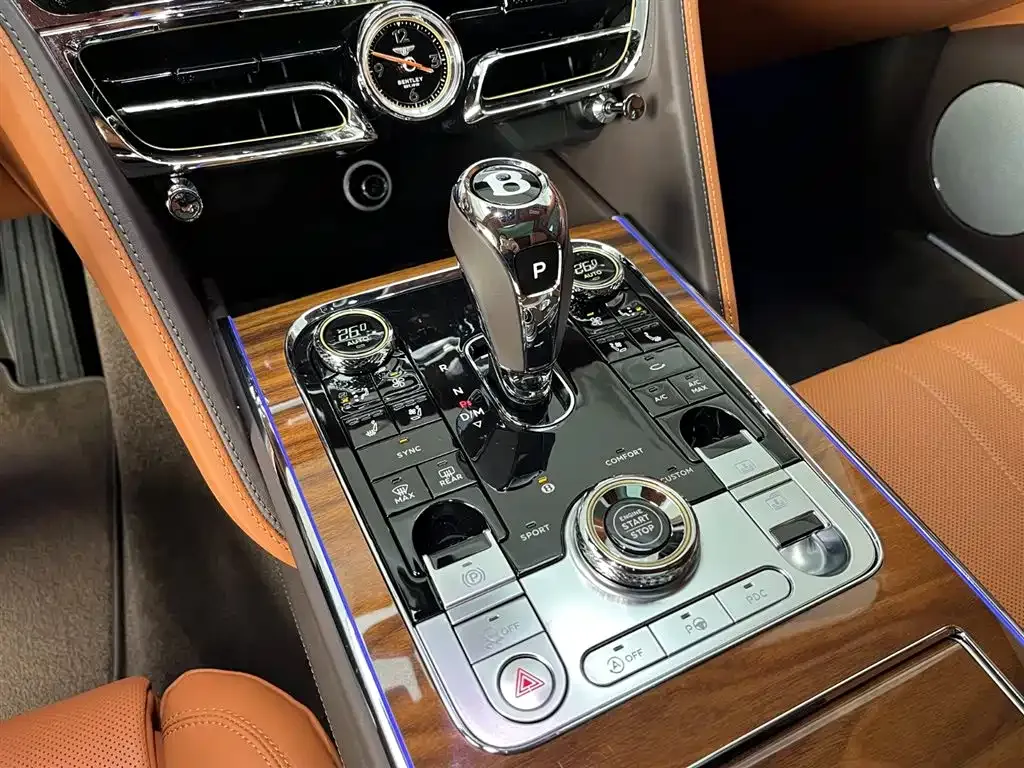 Bentley Flying Spur — фото 8