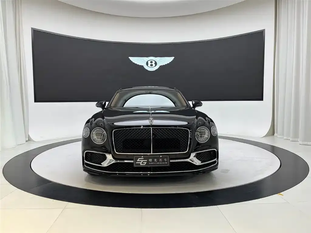 Bentley Flying Spur — фото 3