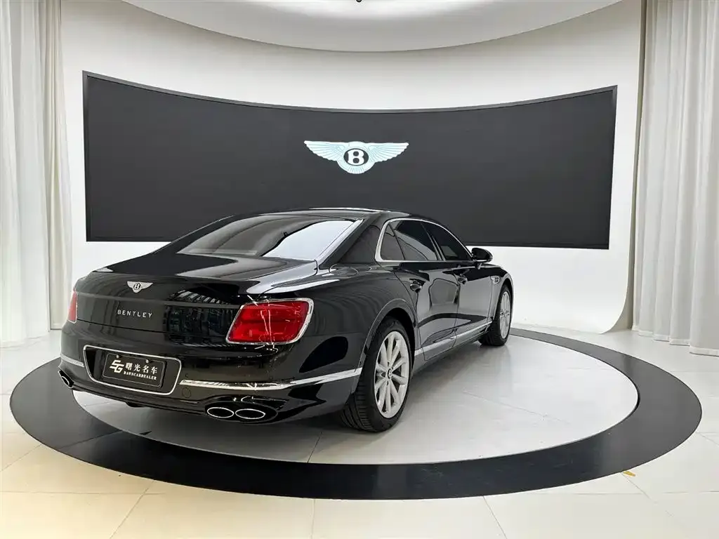 Bentley Flying Spur — фото 2