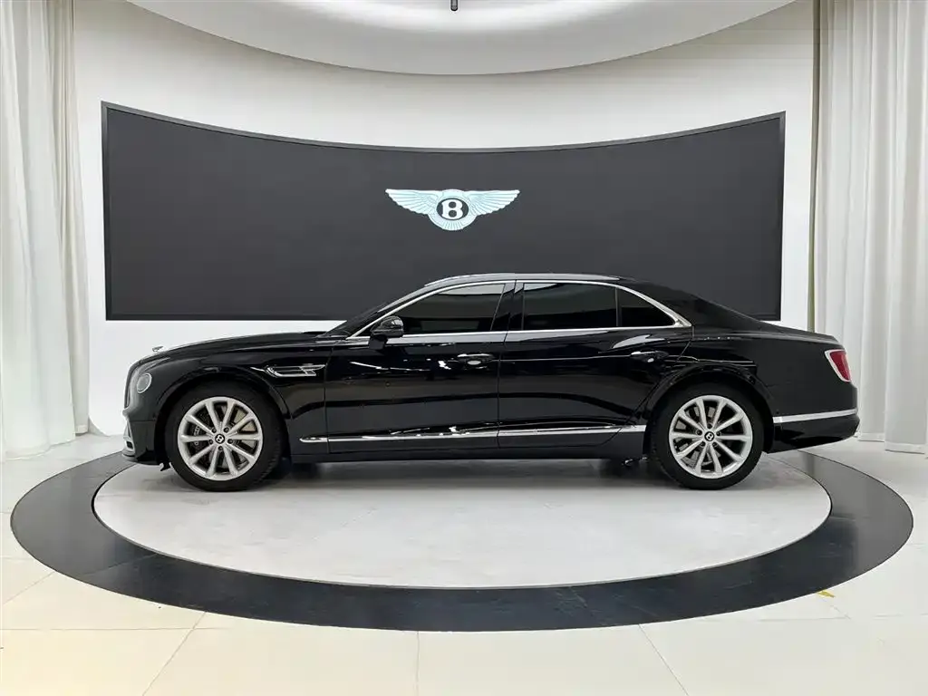 Bentley Flying Spur — фото 10