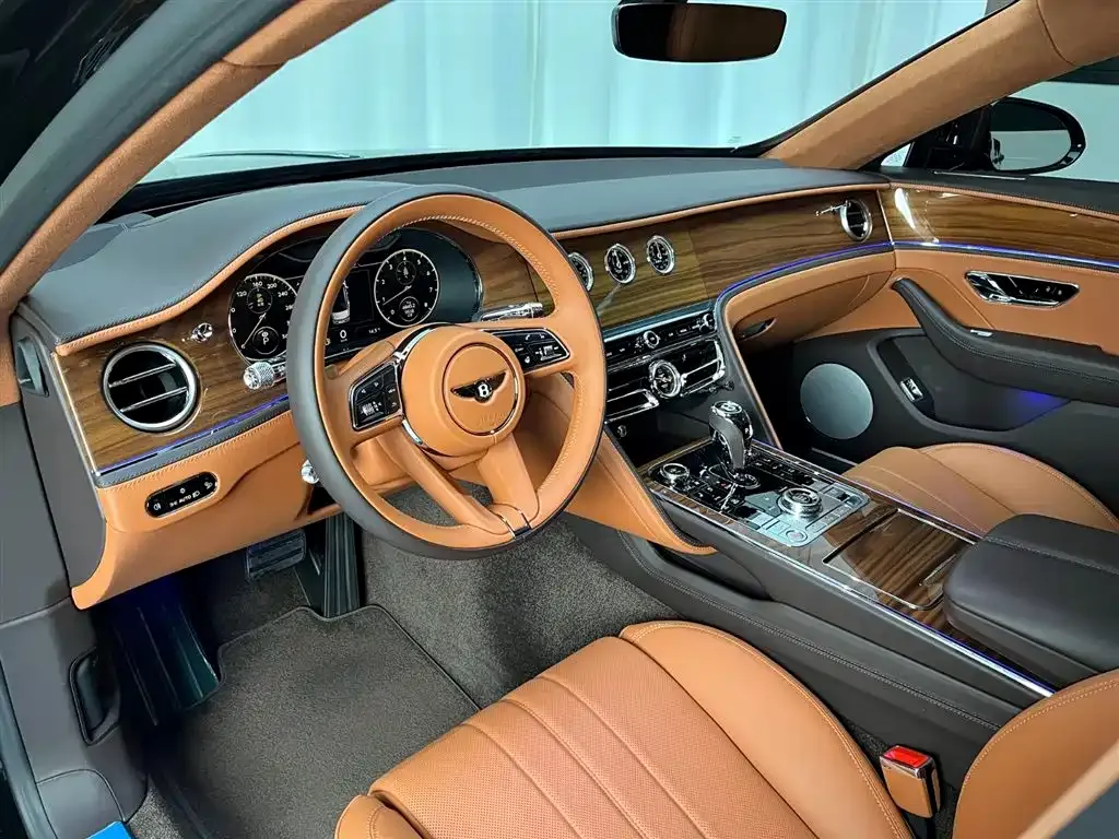 Bentley Flying Spur — фото 9