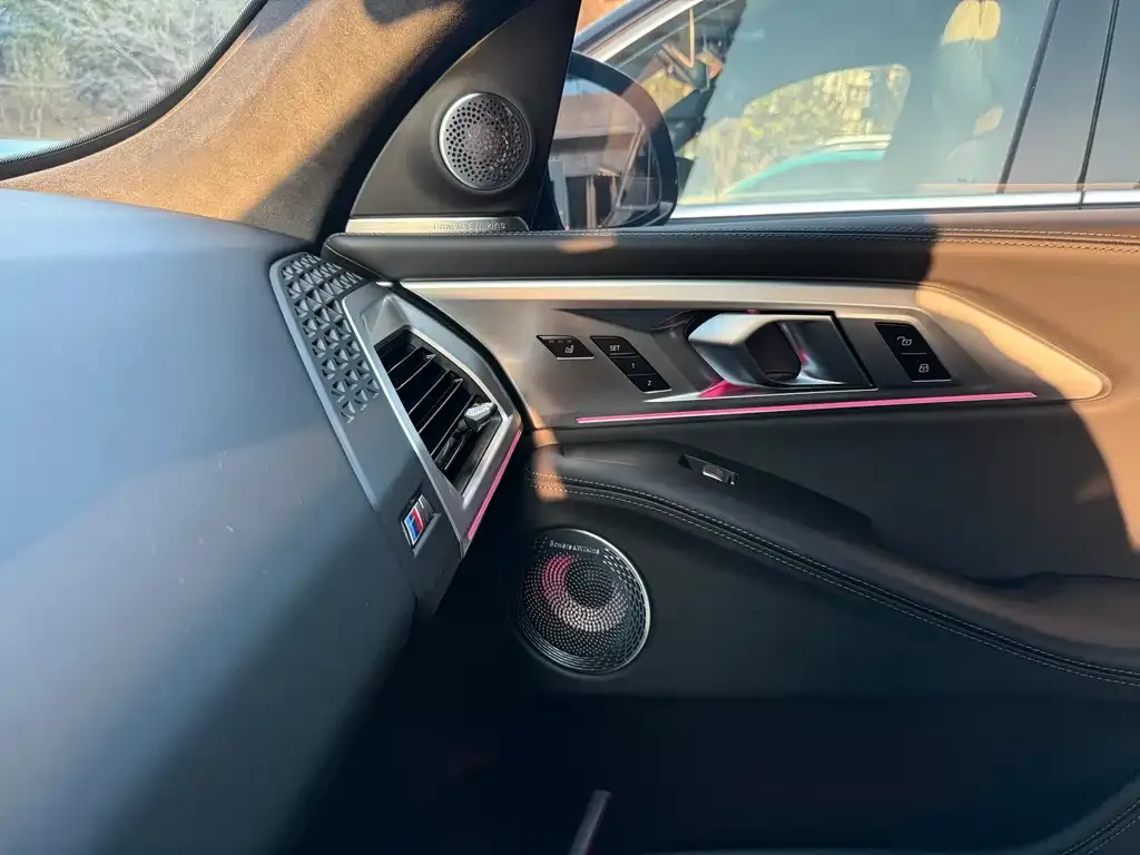 BMW XM — фото 5