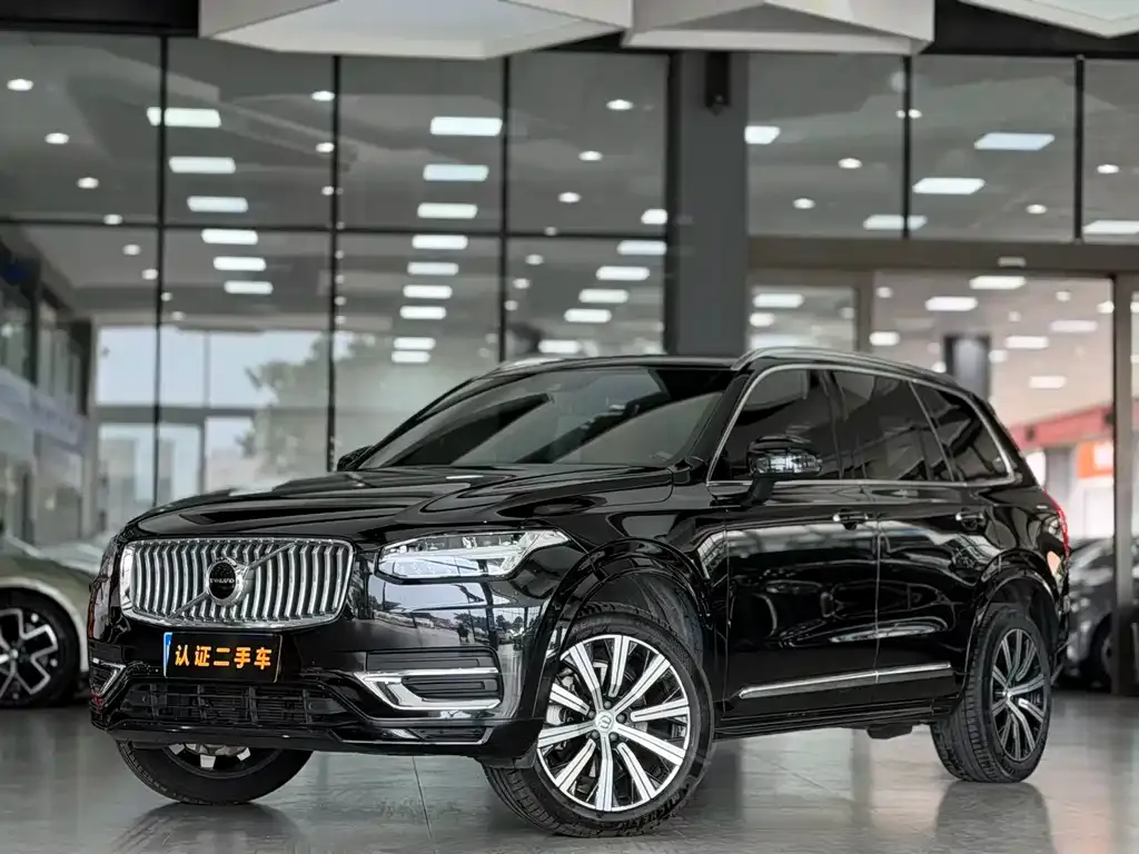 Volvo XC90 — фото 1